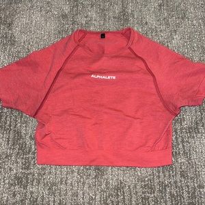 Alphalete seamless crop-coral